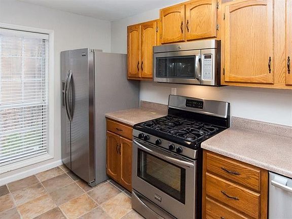 5th image of 2009 Riverview Dr SE