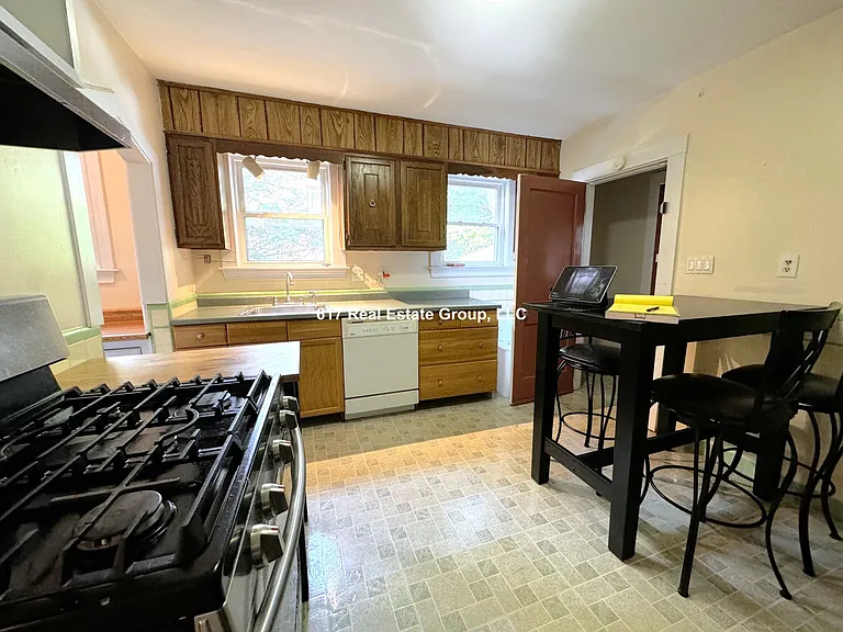 33 Greycliff Rd — Photo 5