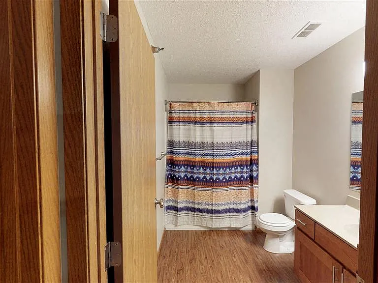 Oxbow Park Apartments — Photo 19