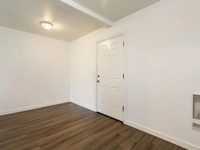 Timberline Apartments — Photo 15