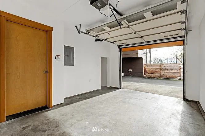 2 bed, 1.5 bath, 820 sqft, $2,800 — Photo 4