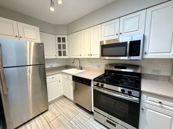 2230 N Orchard St, Chicago, IL