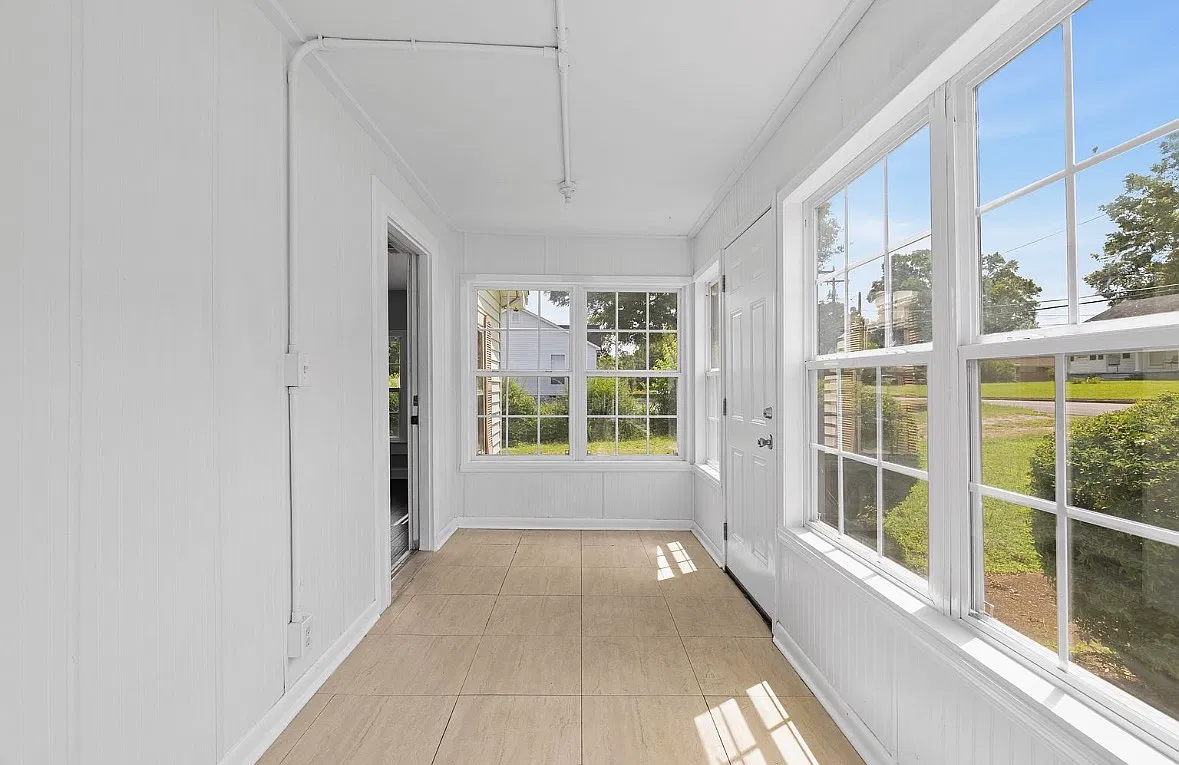 2 bed, 1030 sqft, $1,350 — Photo 3