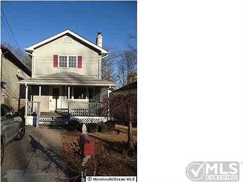 541 N Riverside Dr photo 1