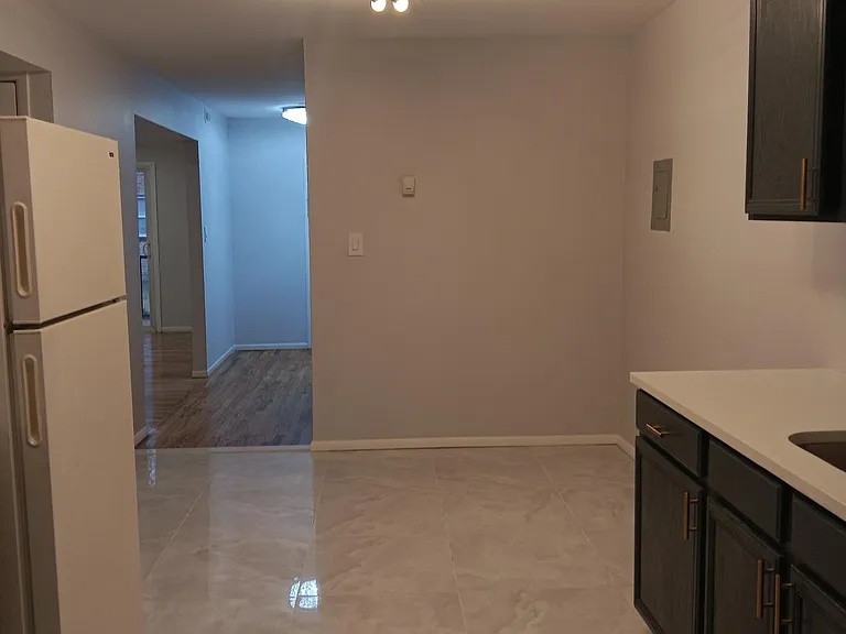 River Edge Apartments — Photo 34