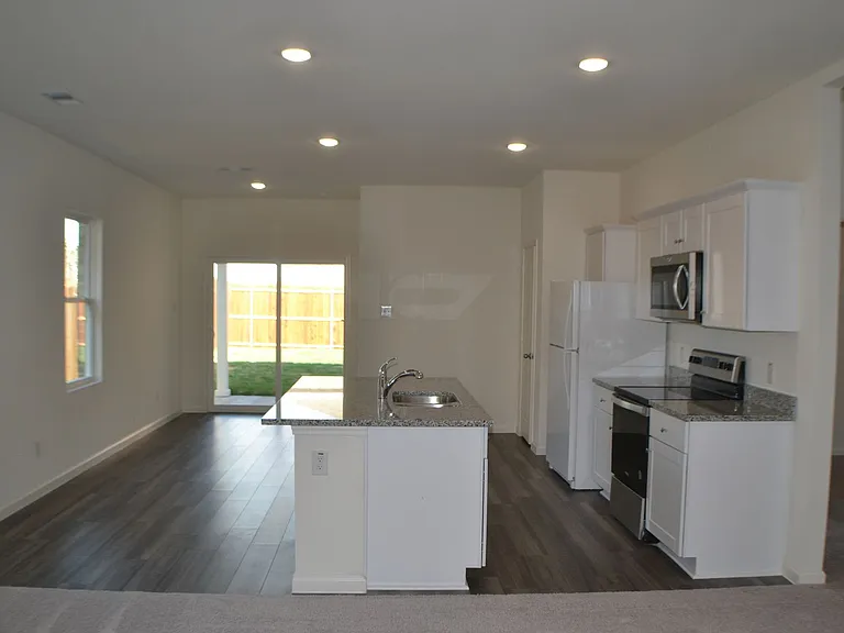 6417 Bishop Dr — Photo 2