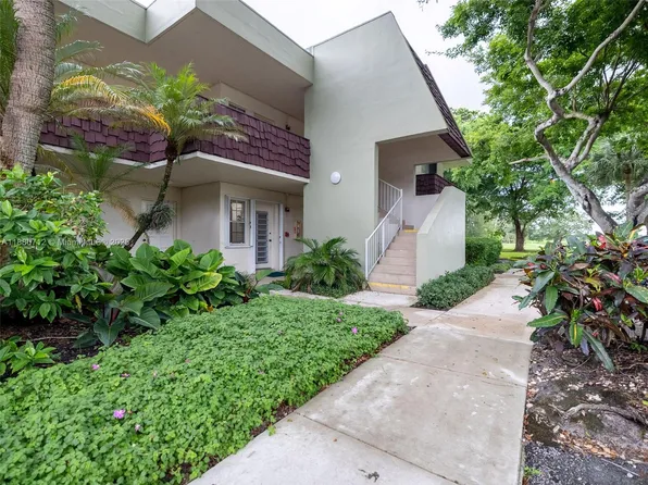 3201 N Course Ln APT 209, Pompano Beach, FL 33069