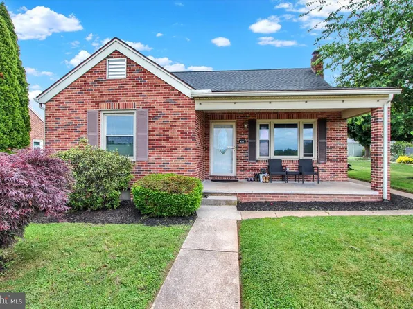 177 S 6th St, Mount Wolf, PA 17347