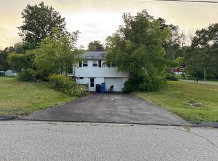 4 Elgin Dr, Tolland, CT 06084