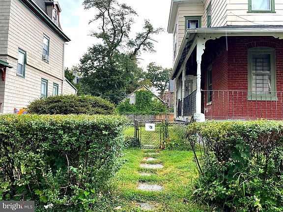 3rd image of 6506 N Fairhill St