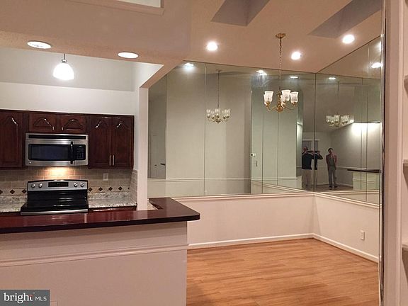 5th image of 7702 Lafayette Forest Dr APT 32