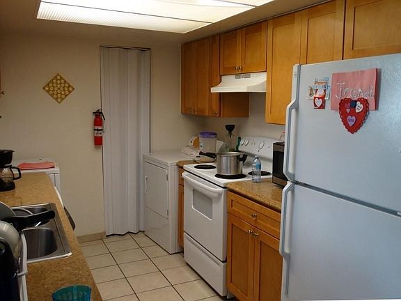 2nd image of 37 W Las Palmas Way
