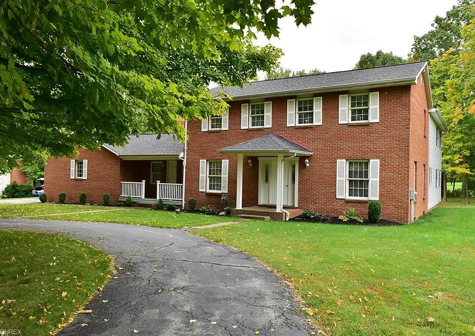1st image of 789 Carriage Hill Dr