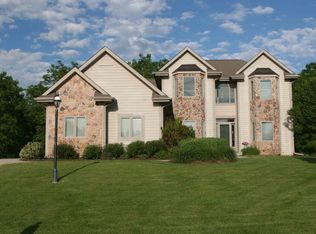 N72W23190 Waterbury Ct, Sussex, WI
