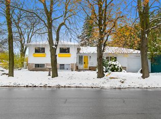 1408 Appleton Dr #A, Ottawa, ON K1B3X6