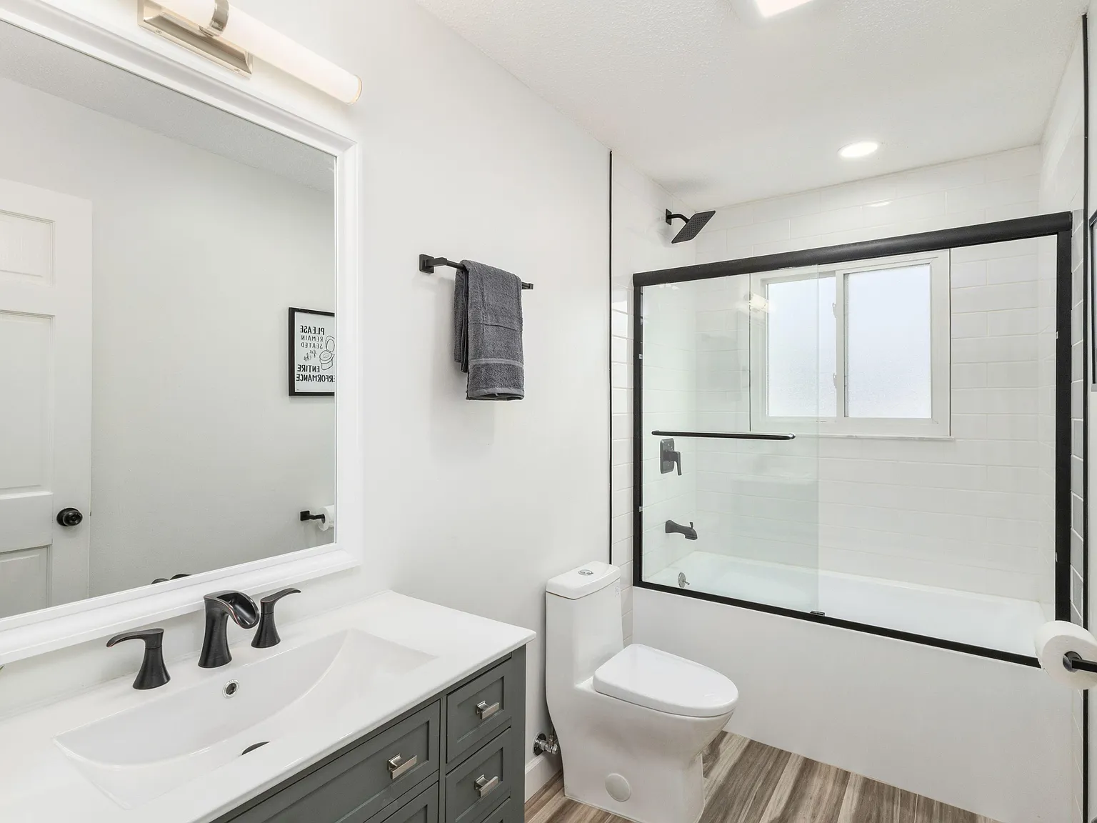 4 bed, 2.0 bath, 1600 sqft, $858 — Photo 3
