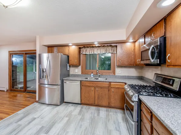 1801 River Hills Dr, Burnsville, MN 55337