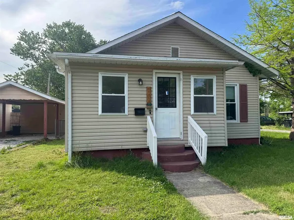 105 Elm St, Zeigler, IL 62999