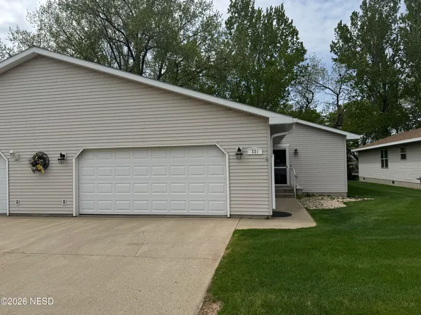 321 6th Street Cir SW, Watertown, SD 57201