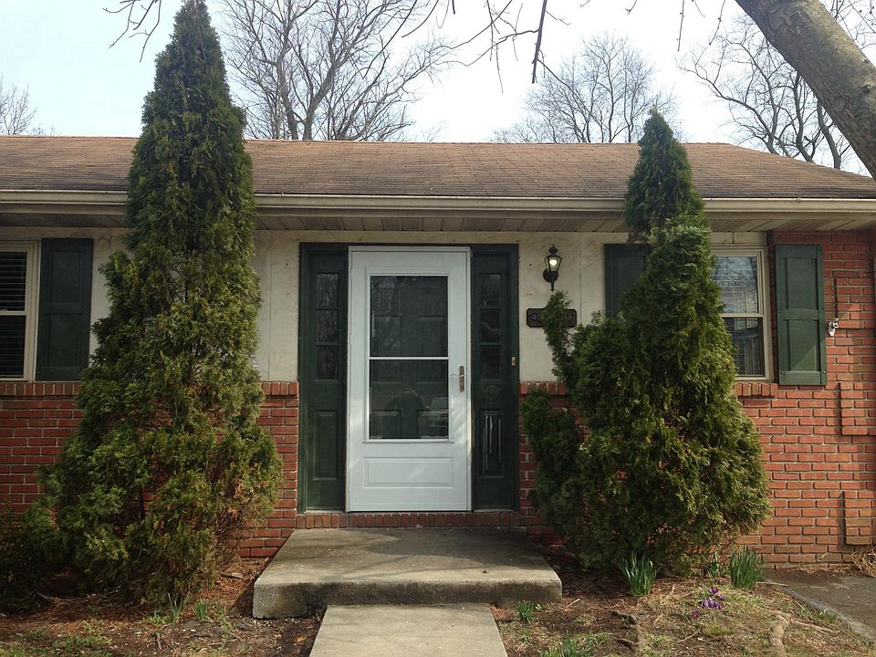 1st image of 382 Yorkshire Dr