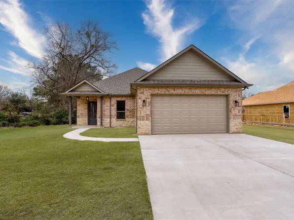 106 Deep Cove Dr, Trinidad, TX 75163