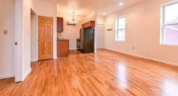 Building Photo - 5300 Butler St #3F