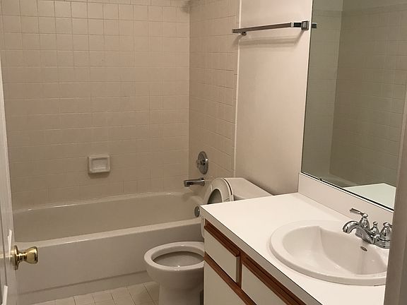 Guest or 2nd Bathroom