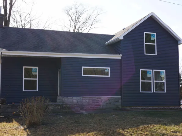 557 West St, Valparaiso, IN 46385