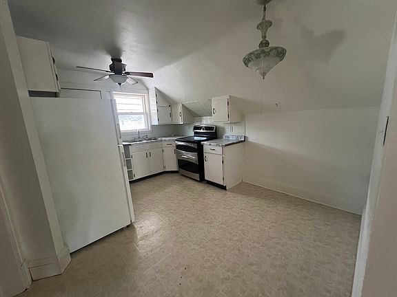 4th image of 16 E 11th St #2