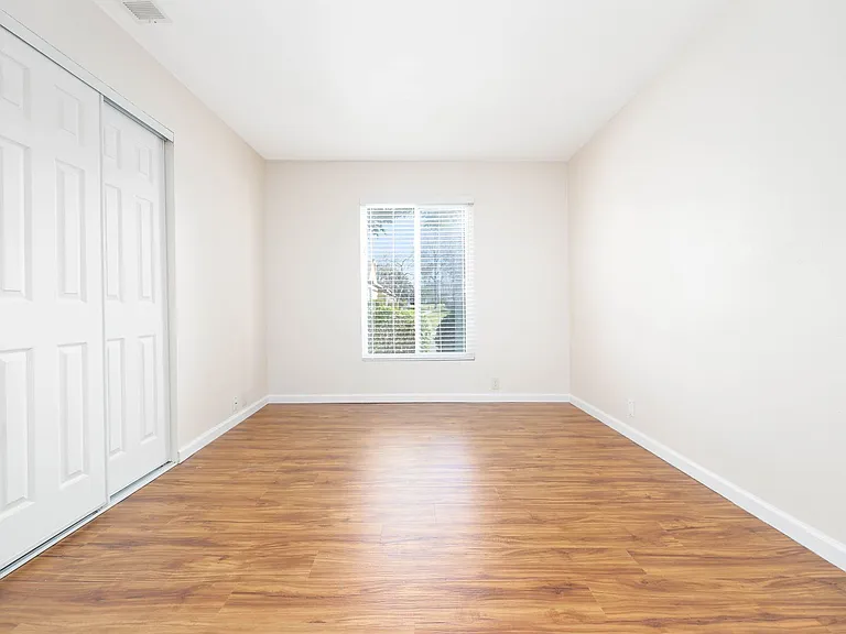 10536 Greenford Dr — Photo 11