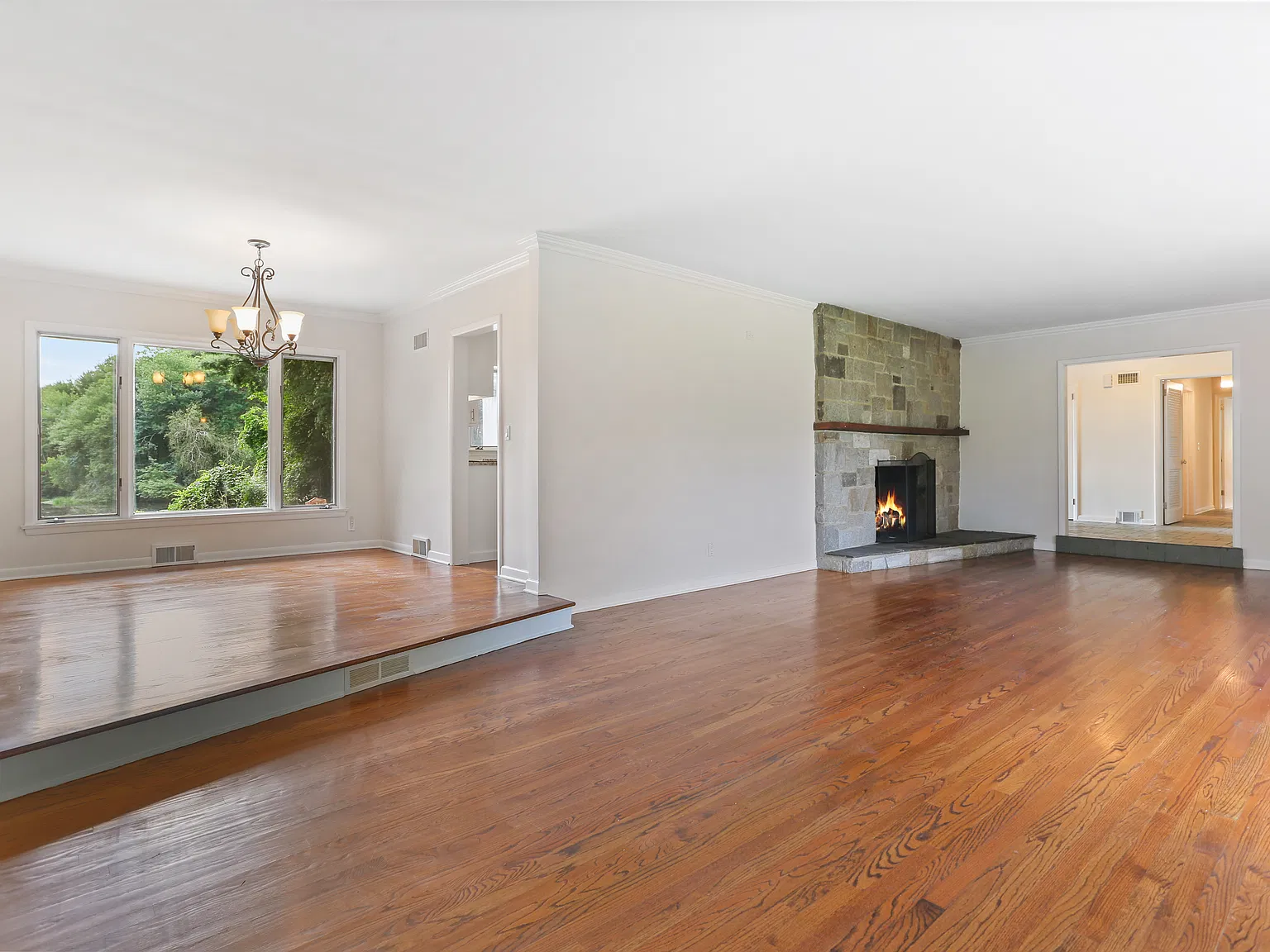 3 bed, 3566 sqft, $6,800 — Photo 2