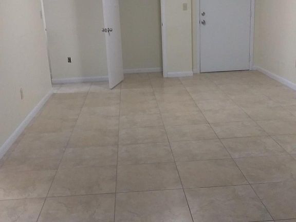 5th image of 9180 Fontainebleau Blvd APT 203