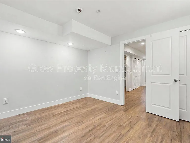 1730 Ingersoll St — Photo 16