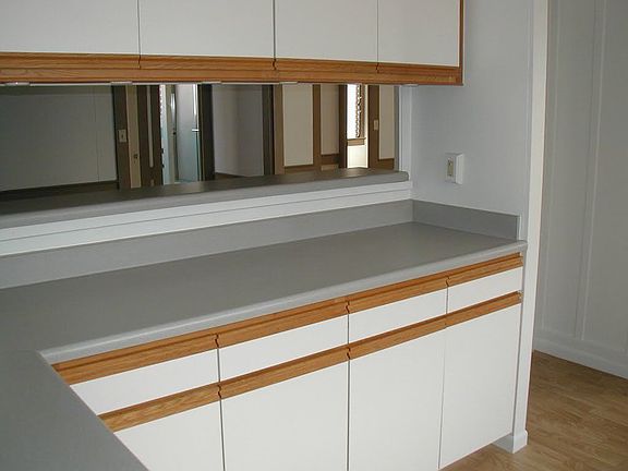 Front house: kitchen pass through