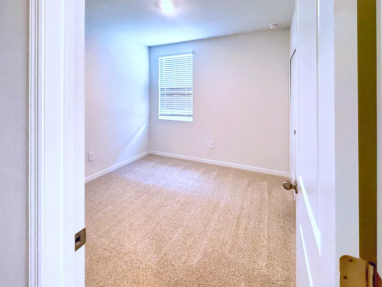 1461 Brekey Way — Photo 23
