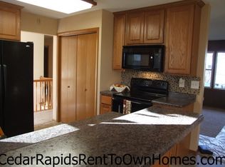 2058 Birchwood Dr NE, Cedar Rapids, IA 52402