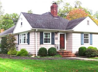 24 W Hobart Gap Rd, Livingston, NJ 07039