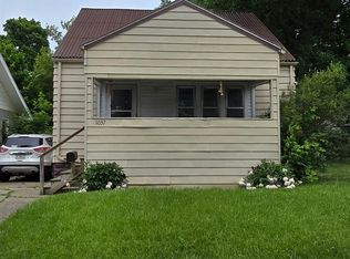 1037 Gladwin St, Flint, MI 48504