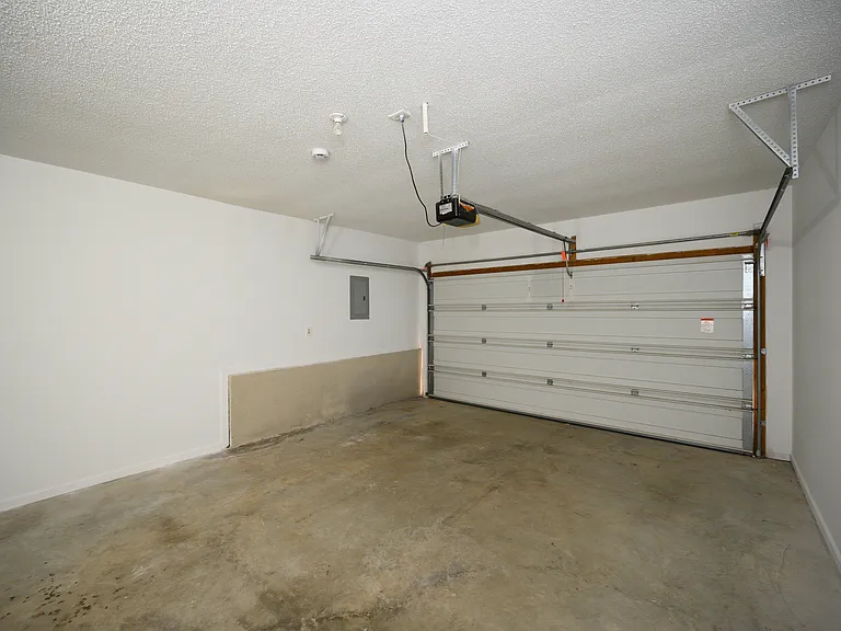 4570 Haley St — Photo 17