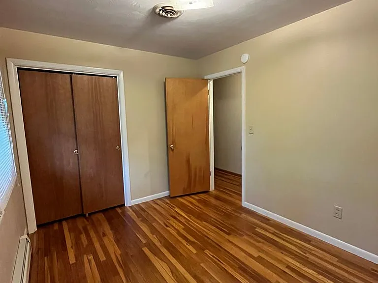 1200 N Linden St — Photo 8