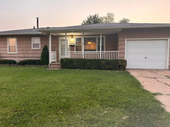1938 Lewis Ave, Salina, KS 67401