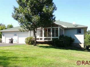 605 Dodd Rd, Saint Peter, MN 56082