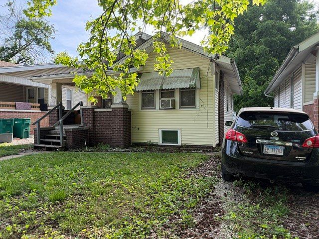 2nd image of 2064 N Union St
