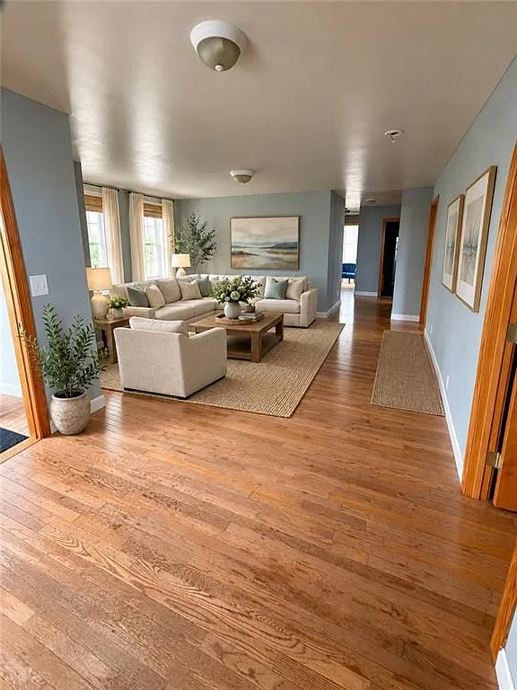 4 bed, 1.0 bath, 1800 sqft, $2,700 — Photo 1