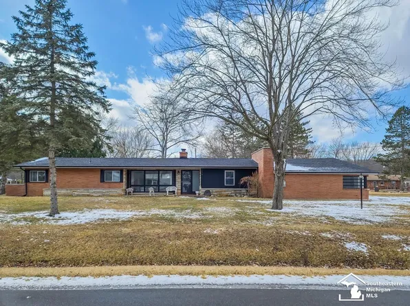 7879 Fir Dr, Temperance, MI 48182