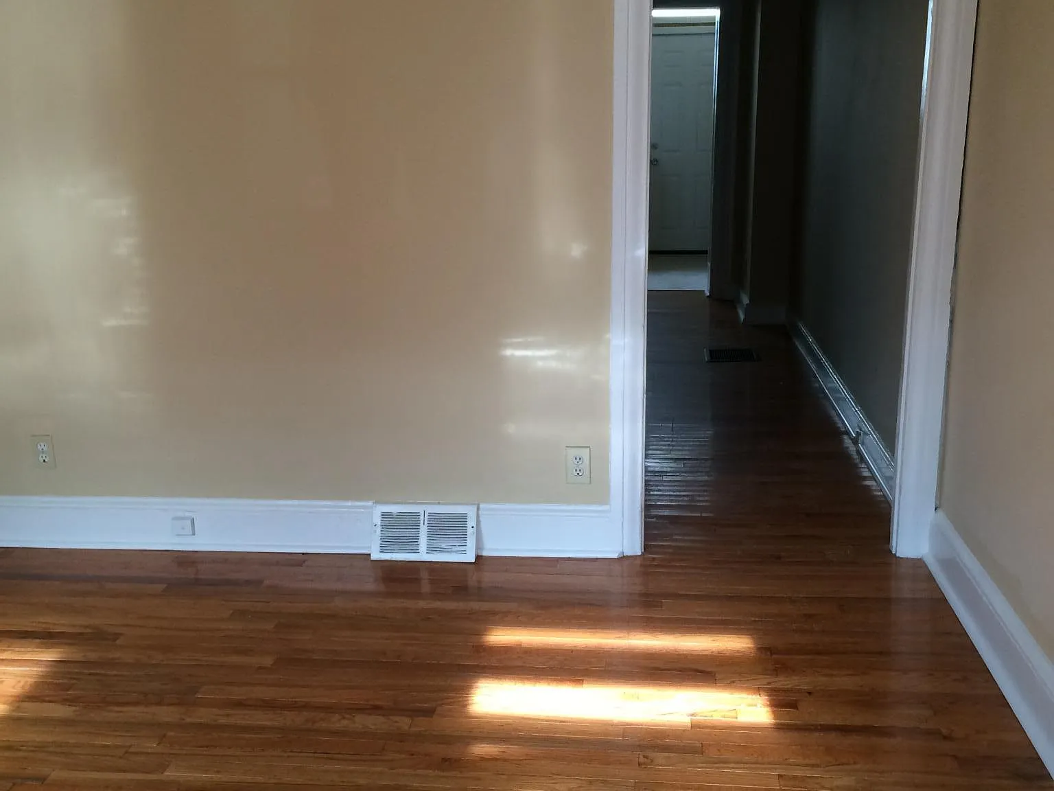 3 bed, 1315 sqft, $1,895 — Photo 4