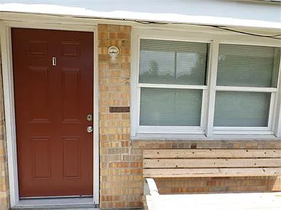2 bed, 1.5 bath, 895 sqft, $950 — Photo 2