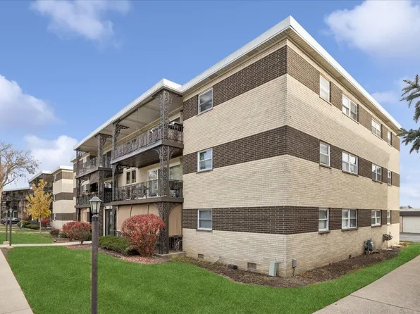 935 8th Ave APT 5, La Grange, IL 60525