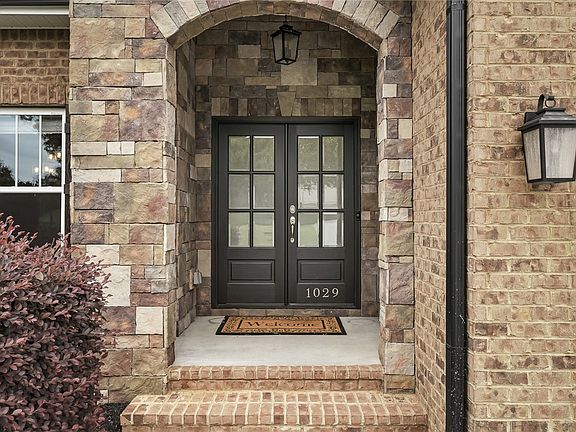 4th image of 1029 Tuscany Dr