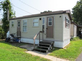 9 Main St TRAILER 37, South Windsor, CT 06074